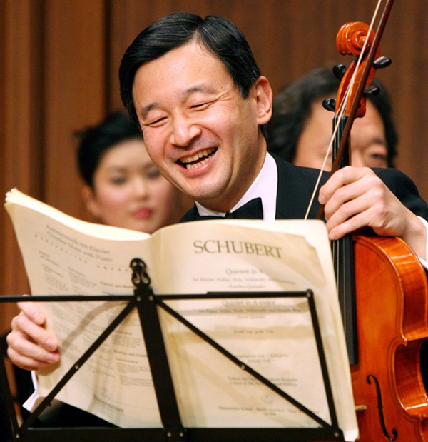 Chân dung Tân Nhật hoàng Naruhito - vị vua sẽ gắn bó với người dân Nhật Bản trong thời kỳ Reiwa đầy hứa hẹn-9