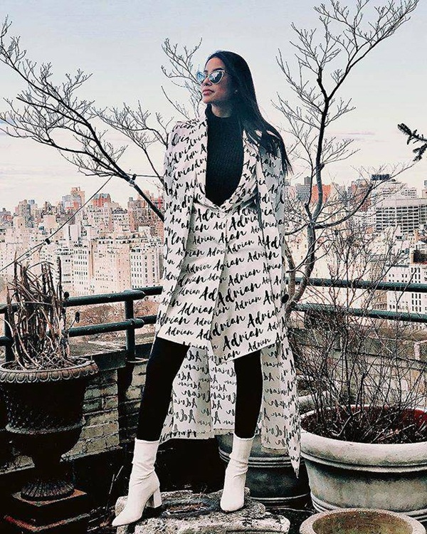 Trời nóng đổ lửa khiến Phạm Hương ở tận Mỹ cũng phải liên tục... khoe thân nóng bỏng-17