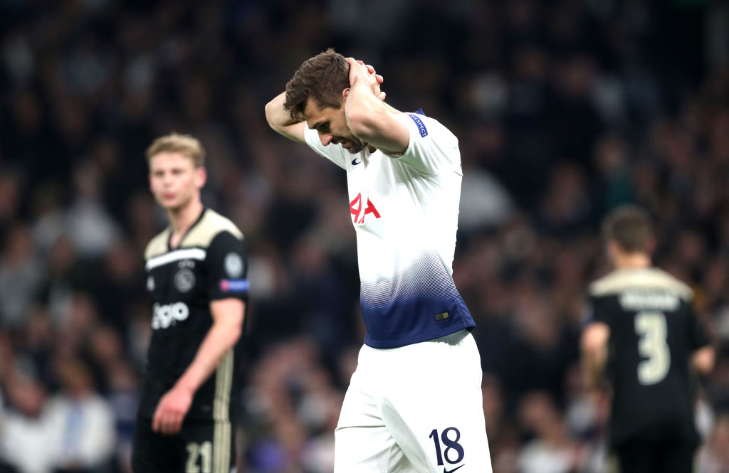 Tottenham 0-1 Ajax: Vắng Son Heung-min, Tottenham bế tắc và chịu thất bại ngay trên sân nhà-2