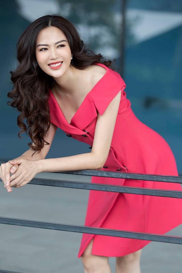 Những Hoa hậu tuổi U50 vẫn xinh đẹp, nóng bỏng bậc nhất showbiz-12