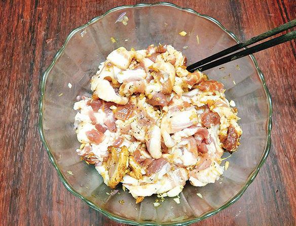 2 cách làm thịt kho mắm ruốc ngon ai cũng mê-1