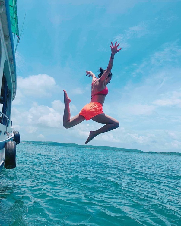 Sao nữ Việt đua nhau mặc sexy đi biển, Angela Phương Trinh khác biệt-5