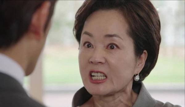 Sinh con được 15 ngày mẹ chồng kiếm cớ đuổi đi, thế rồi chưa đầy nửa năm sau cả nhà chồng lếch thếch xách đồ đến khóc lóc xin ở nhờ vợ-1