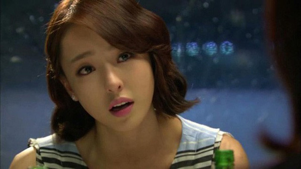 Vừa nhận được món quà cưới của bạn gái cũ mang tới, chú rể lập tức hủy hôn trước sự ngỡ ngàng của cả họ nhà gái-1