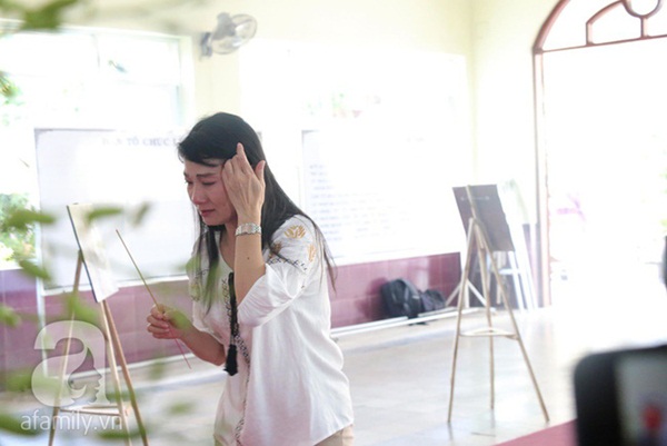 Nhìn nghệ sĩ Lê Bình vẫn đội chiếc mũ quen thuộc lúc nhập quan, nhiều người xúc động rơi nước mắt-3