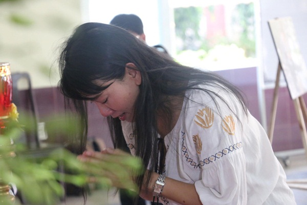 Nhìn nghệ sĩ Lê Bình vẫn đội chiếc mũ quen thuộc lúc nhập quan, nhiều người xúc động rơi nước mắt-6