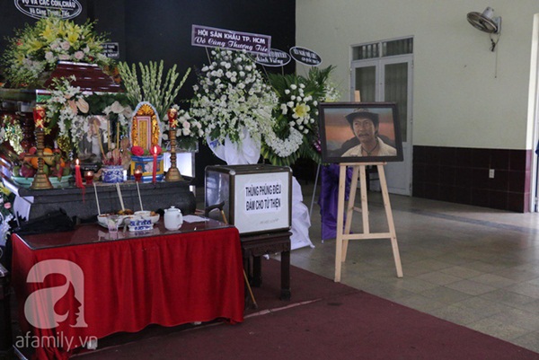 Con gái nuôi nghẹn ngào thông báo lời trăn trối đặc biệt của nghệ sĩ Lê Bình trước khi qua đời-1