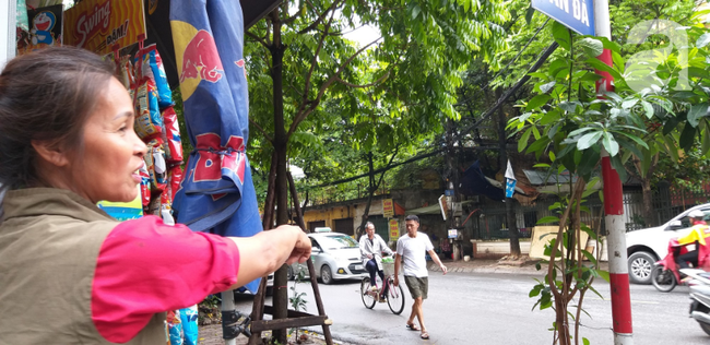 Người phát hiện bé trai sơ sinh trong thùng rác giữa trời mưa lớn: Suýt chút nữa là thằng bé bị chôn sống rồi-7