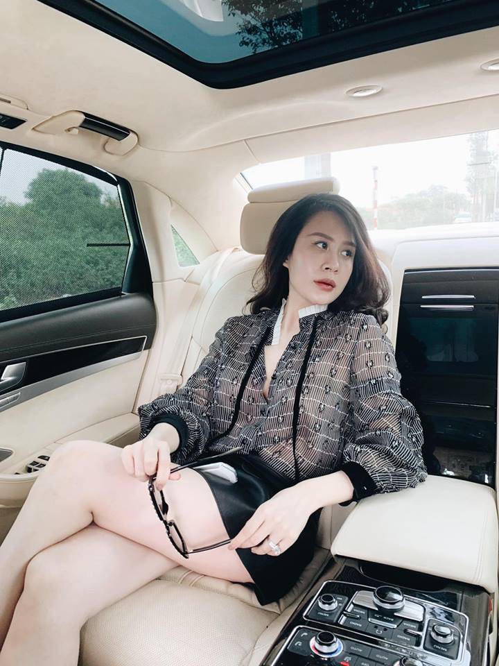 Khoe ảnh đi nghỉ dưỡng sang chảnh ở Phú Quốc, bà xã nóng bỏng của MC Thành Trung gây ngỡ ngàng với nhan sắc lạ-1