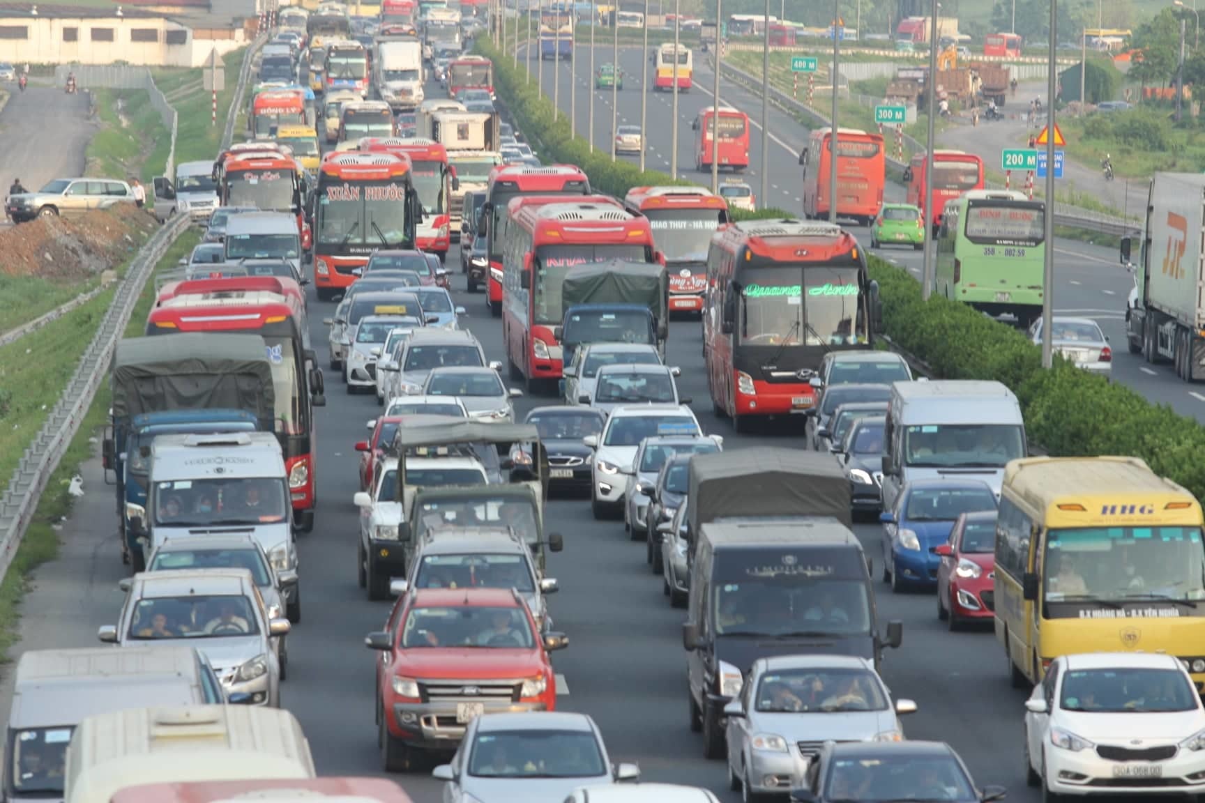 Hết nghỉ lễ về Thủ đô: Xế hộp xếp dài bất tận trên cao tốc Pháp Vân-2