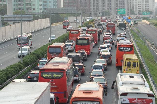 Hết nghỉ lễ về Thủ đô: Xế hộp xếp dài bất tận trên cao tốc Pháp Vân-6
