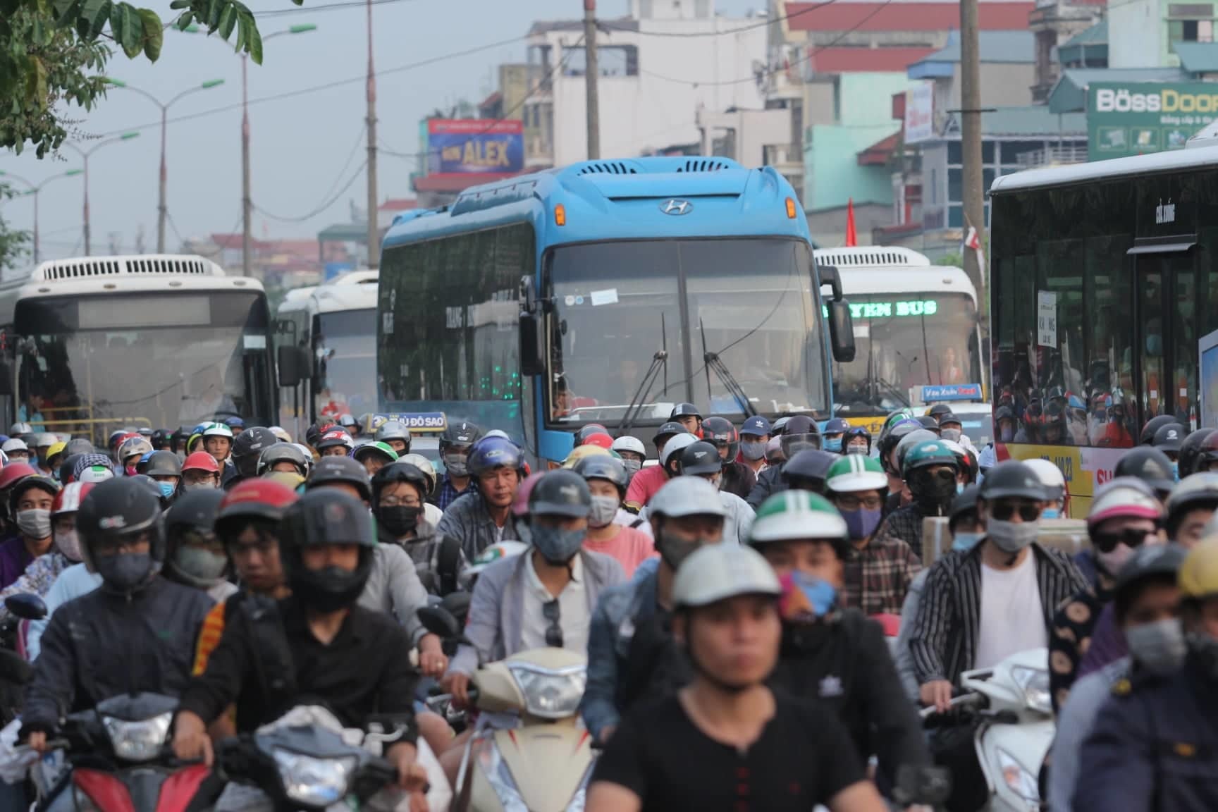 Hết nghỉ lễ về Thủ đô: Xế hộp xếp dài bất tận trên cao tốc Pháp Vân-7