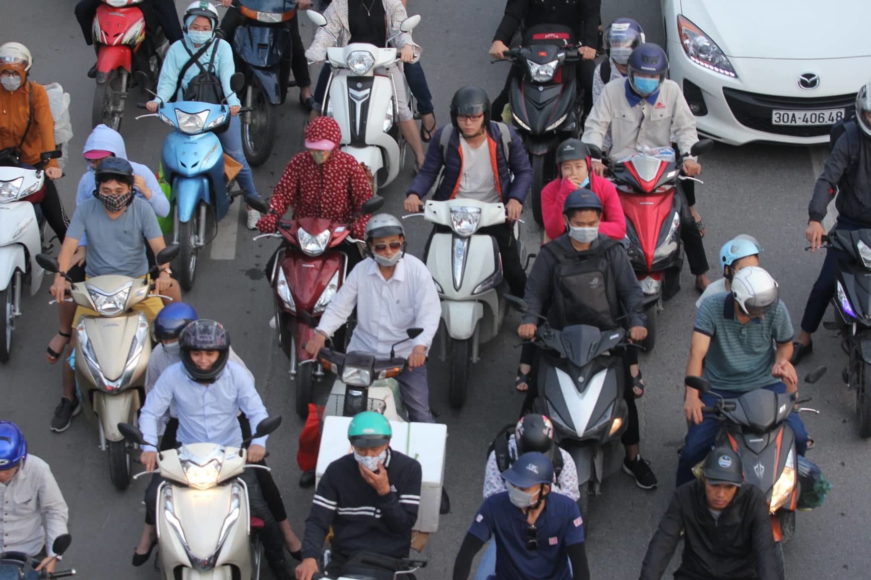 Hết nghỉ lễ về Thủ đô: Xế hộp xếp dài bất tận trên cao tốc Pháp Vân-11