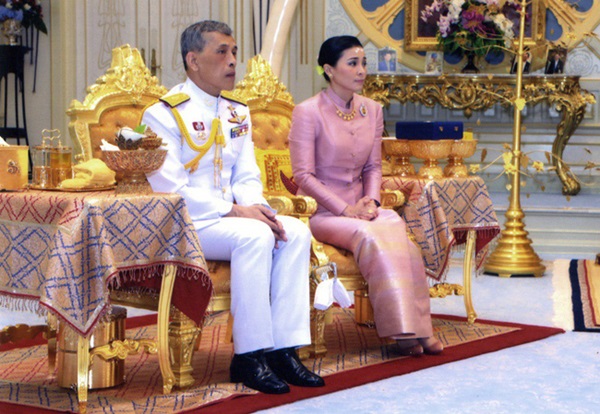 Chân dung người phụ nữ vừa được vua Thái Lan phong làm Hoàng hậu, tuyên bố kết hôn lần thứ 4-2
