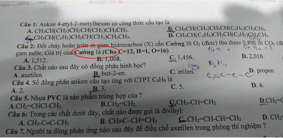 Làm bài kiểm tra, học sinh phát hiện ra thông điệp bí ẩn mà thầy giáo cài cắm vào khiến ai cũng ngã ngửa!-3