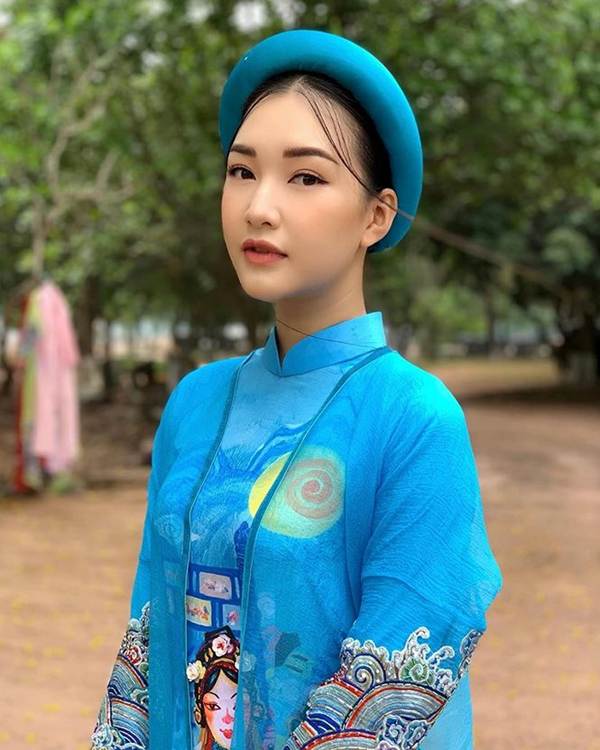 Sau khi bị chê gày gò, HHen Niê khoe đường cong quyến rũ trong phòng gym-12