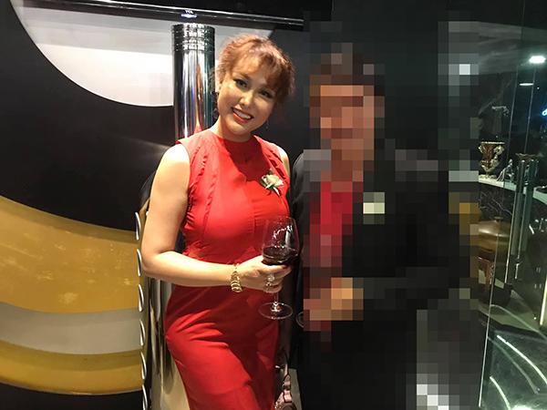 Trang điểm lồng lộn nhưng thứ này vẫn sai quá sai, bảo sao Phi Thanh Vân không thể ghi điểm-3