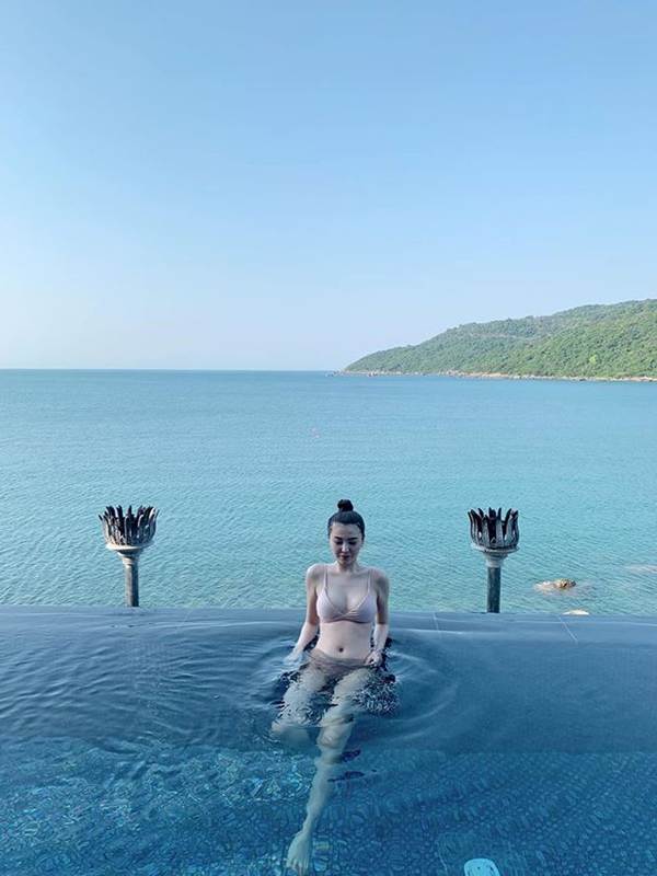 Mỹ nữ Vũng Tàu đi xe 70 tỷ khoe ảnh diện bikini cực sexy-5