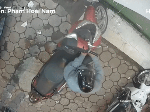 Trộm bẻ khóa xe SH nhanh như chớp ở Hà Nội