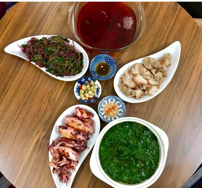 Mẹ 3 con khoe loạt ảnh mâm cơm hàng ngày, chị em tròn mắt thán phục khi biết danh tính tác giả-5