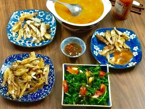 Bị nghi ngờ vì khoe mâm cơm 25k tận 4 món, mẹ trẻ lại được chị em tung hô chỉ sau 1 bình luận đáp trả-3