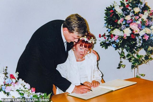 Nam thanh niên 17 tuổi kết hôn với cụ bà 51 tuổi 18 năm trước giờ ra sao?-2