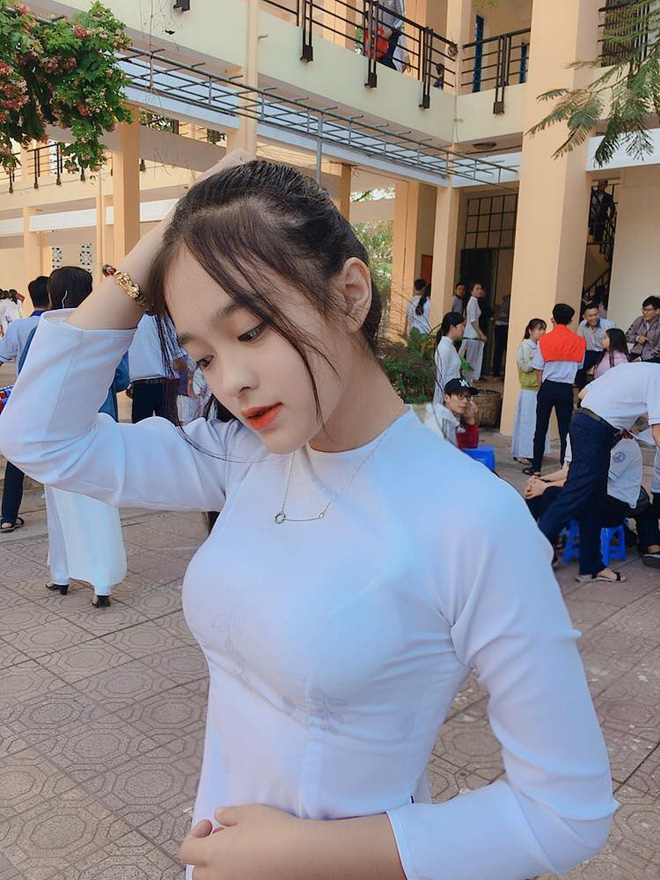 Nữ sinh Đồng Nai nổi như cồn sau một lần bị đăng ảnh trên Facebook, được khen giống Han Sara nhưng dễ thương hơn-9