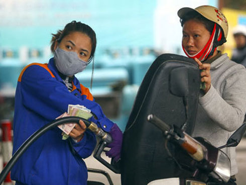 Giá xăng liên tiếp tăng mạnh, 45 ngày lên thêm hơn 3.500 đồng-3