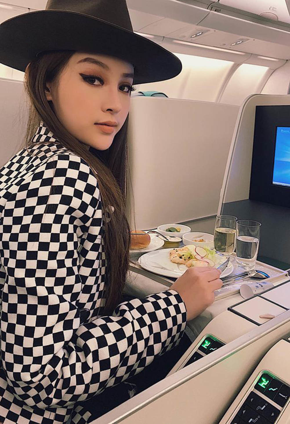 Huyền Baby: Từ hot girl đình đám đến nữ đại gia sở hữu biệt thự triệu đô-8