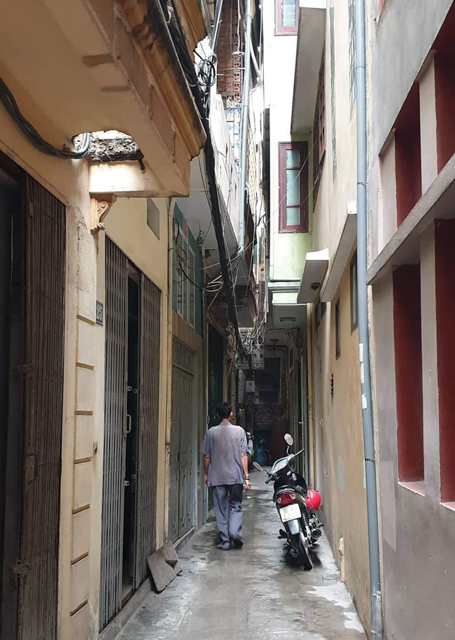 Con trai cô giáo nấc nghẹn khi mẹ bị xe Mercedes đâm tử vong: Giờ em đã không còn mẹ nữa rồi...-3