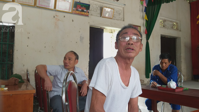 Cận cảnh chiếc chuồng của người bố nhốt con trai như vật nuôi, đầy ruồi muỗi và hôi thối được bạn bè giải cứu ở Hưng Yên-4