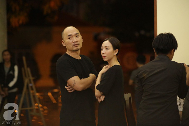Lội mưa gió, NSƯT Thành Lộc, Minh Hằng và nhiều nghệ sĩ khác vẫn đến lễ viếng cố nghệ sĩ Lê Bình-9