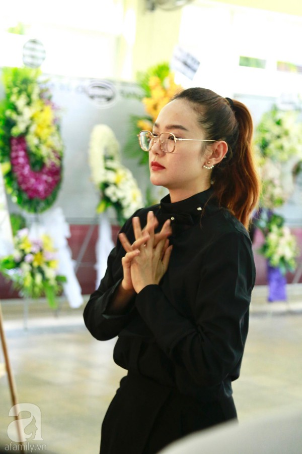 Lội mưa gió, NSƯT Thành Lộc, Minh Hằng và nhiều nghệ sĩ khác vẫn đến lễ viếng cố nghệ sĩ Lê Bình-3