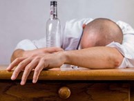 Người đàn ông tử vong sau uống rượu, bác sĩ chỉ điểm 4 điều cấm kỵ