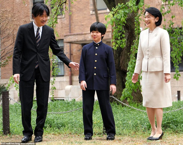Hoàng tử bé Hisahito: Người thừa kế cuối cùng của Hoàng gia Nhật, được nuôi dạy một cách khác người” nhưng dân chúng lại đồng tình ủng hộ-5