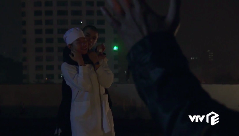 Mê Cung tập 4: Hóa trang dở tệ, dán mí thành... ba mí, thế mà gã sát nhân biến thái vẫn không bị nghi ngờ?-4