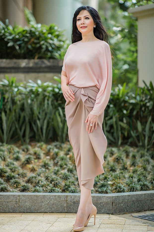 Hoa hậu Thiên Nga: Tiểu thư cành vàng 2 lần đăng quang Hoa hậu, lấy chồng giáo sư đại học Mỹ nhưng phải chịu nhiều bất hạnh nghiệt ngã-6