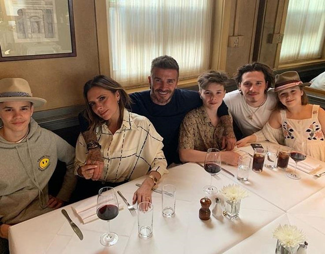 David Beckham đón sinh nhật ngọt ngào bên vợ và bốn con-1