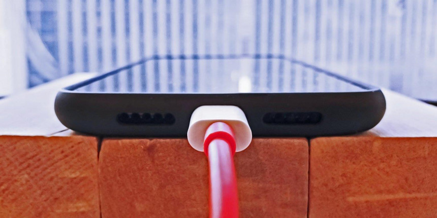 Sạc điện thoại qua đêm là đúng hay sai?-1