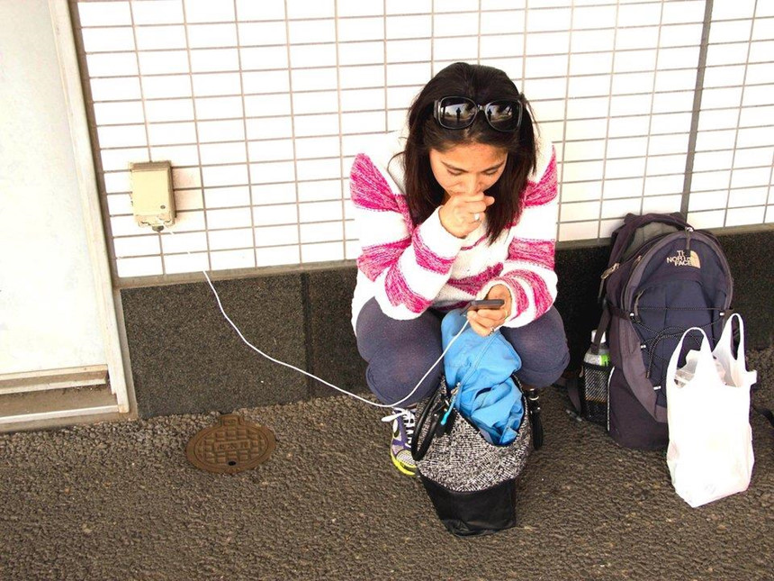 Sạc điện thoại qua đêm là đúng hay sai?-2