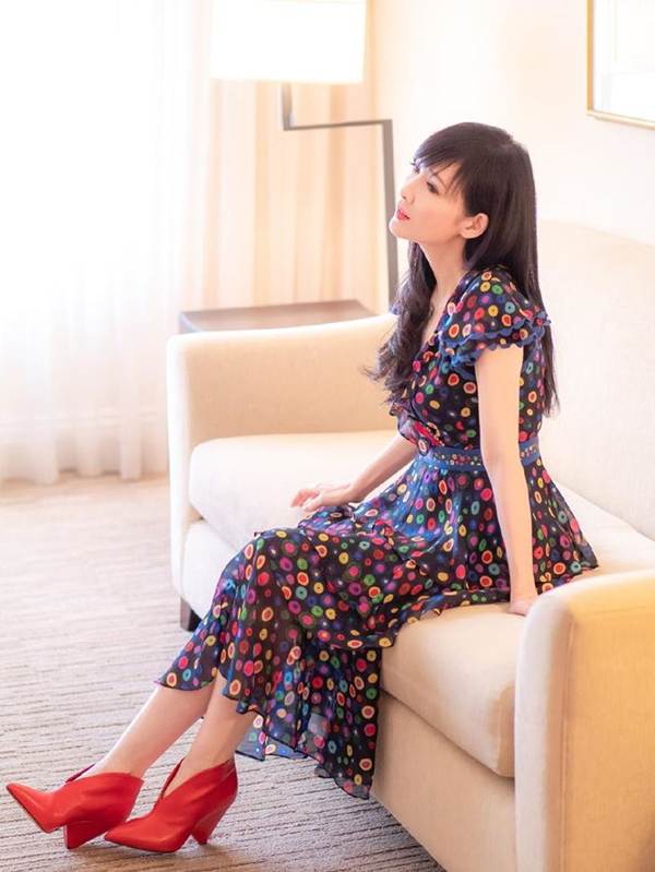 Sửng sốt trước sắc vóc như gái đôi mươi của mỹ nhân U60 Châu Huệ Mẫn-2