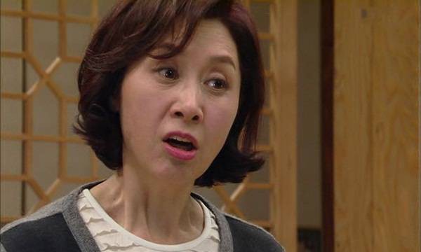 Mới sinh được 1 tháng đã bị chồng đánh, nàng dâu dứt khoát bỏ về ngoại khi nghe câu nói của mẹ chồng-1