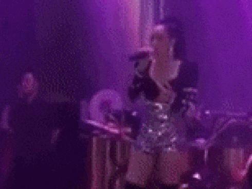 Sau vô số lần nhận 'gạch đá', cuối cùng Chi Pu đã có 'bí kíp' để khắc phục giọng hát yếu