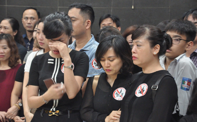 Hàng nghìn người oà khóc trong đám tang đông chưa từng có tiễn đưa cô giáo bị xe Mercedes đâm tử vong ở hầm Kim Liên-1