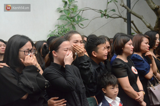 Nghẹn lòng bài thơ tiễn biệt cô giáo tiểu học bị ô tô Mercedes tông tử vong ở hầm Kim Liên-6