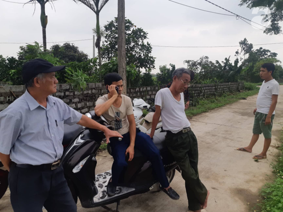 Vụ con trai bị bố ruột nhốt như vật nuôi trong chuồng đầy ruồi muỗi: Chúng tôi đã nhiều lần góp ý nhưng ông ấy không nghe-7