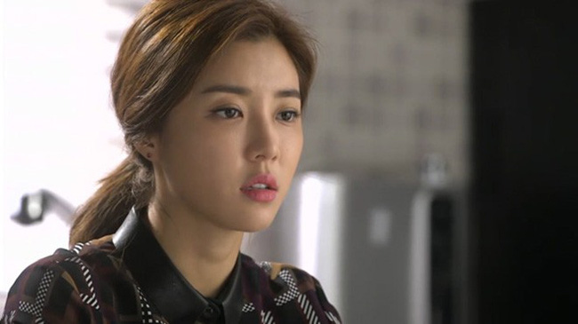 Đi làm về mệt nên bỏ cơm, tôi ngỡ ngàng khi nhìn thấy mâm cơm mẹ chồng để phần kèm theo một tờ giấy nhắn điều này-1