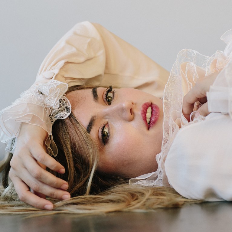 Bondgirl mới xứng tầm các đàn chị về độ sexy-8