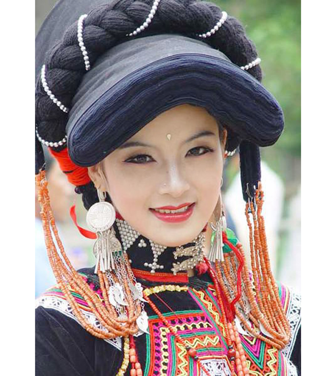 Các cô gái dân tộc thiểu số Trung Quốc đẹp tới mức khiến hoa nhường nguyệt thẹn-16