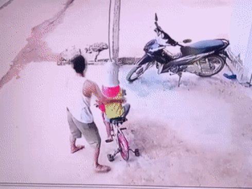 Thanh niên lạnh lùng châm lửa đốt quán-1